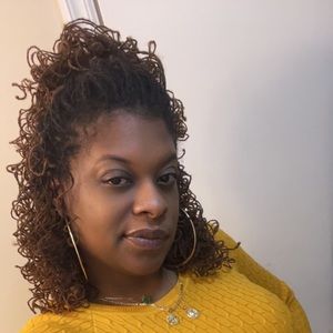 Meet your Posher, Nia